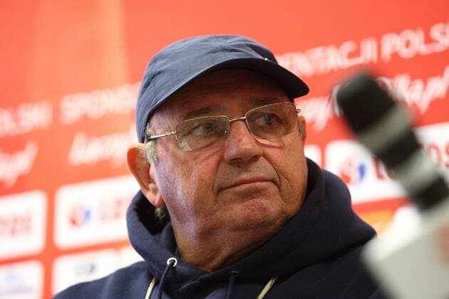 Aktuell Fußball, PK Nationalmannschaft Polen und Griechenland zum bevorstehenden Länderspiel June 15, 2015 - Gdansk, Poland - Gdansk, Poland 15th, June 2015 Sergio Markarian - Greece National Football team head coach press conference PK Pressekonferenz before the Poland - Greece friendly game in Gdansk. Sergio Markarian speaks to media in Gdansk before the Greece - Poland  - ZUMAn230