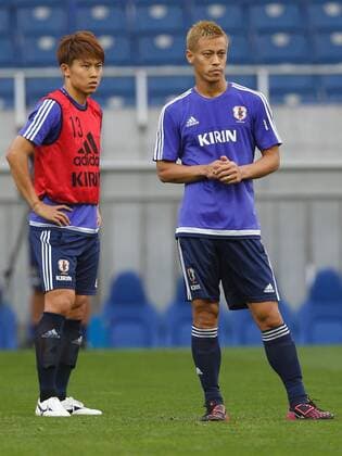 (L-R) Kosuke Ota (JPN), Keisuke Honda (JPN), JUN 15, 2015 - Football Soccer : Japan national team Nationalteam Official Training Session at Saitama Stadium 2002 in Saitama, Japan. NoxThirdxPartyxSales  (ipha012151)