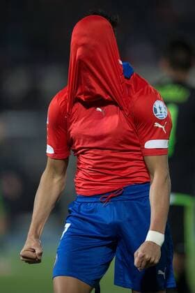 Chile-Mexico SANTIAGO, SC - 15 06 2015: CHILE X MEXICO - Alexis Sanchez of Chile regrets chance lost during match between Chile-Mexico, valid for the second round of the first group phase of the Copa America 2015 held at the Julio Mart?nez Pr?danos National Stadium. (Photo: Marcelo Machado de Melo FotoArena)  MarceloxMachadoxdexMelo