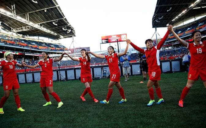 WINNIPEG, June 15, 2015 -- Players of China celebrate after the Group A match between China and New Zealand at the Winnipeg Stadium in Winnipeg, Canada, on June 15, 2015. The match ended with a 2-2 draw. China advanced to the round of 16. ) (SP)CANADA-WINNIPEG-FIFA WOMEN S WORLD CUP-CHN VS NZL WangxLili 