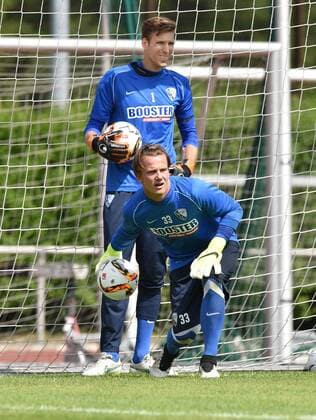 15.06.2015, Fussball, Saison 2015 2016, 2. Bundesliga, Trainingsauftakt VfL Bochum, Torwart Manuel Riemann (VfL Bochum), vorne, und Torwart Andreas Luthe (VfL Bochum)