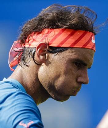 16.06.2015. London, England. Queens Aegon Championship Tennis. Rafa Nadal (ESP) versus Alexandr Dolgopolov (UKR), 1st round match. Rafa Nadal xCraigxMercerx  ActionPlus11632056