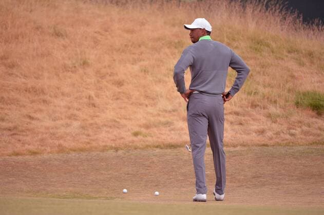 Aktuell Golf, US Open, Training Tiger Woods waits to putt on the 6th green during a practice round prior to the start of the 115th U.S. Open Championship at Chambers Bay on June 16, 2015 in University Place, Washington.  SEA20150616313 KEVINxDIETSCH