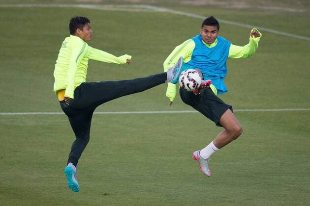 Treino da sele??o brasileira no Monumental SANTIAGO, SC - 16 06 2015: SELECTION OF TRAINING Brasilera - Thiago Silva and Casimir during the workout brasilera selection at the Estadio Monumental David Arellano. The selection is preparing to face Colombia tomorrow at this stage the second round of Group C of the Copa America 2015. (Photo: Marcelo Machado de Melo FotoArena)  MarceloxMachadoxdexMelo