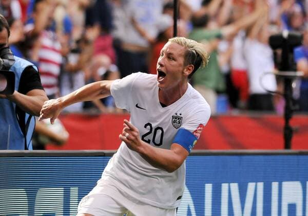 Aktuell Fußball, Damen, WM, Nigeria - USA June 16, 2015: United States forward Abby Wambach (20) celebrates her late first half goal against Nigeria at BC Place in Vancouver, British Columbia. SOCCER: JUN 16 FIFA Women s World Cup - Group D - Nigeria v USA Icon150612019 EDITORIAL USE ONLY