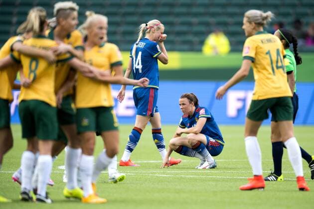 June 16, 2015 - Edmonton - 150616 Sveriges Amanda Ilestedt - Therese Sjögran -- WM - Australien - Schweden - ..Foto: CarlSandin BILDBYRAN kod CS 57692 News - June 16, 2015  - ZUMAb138