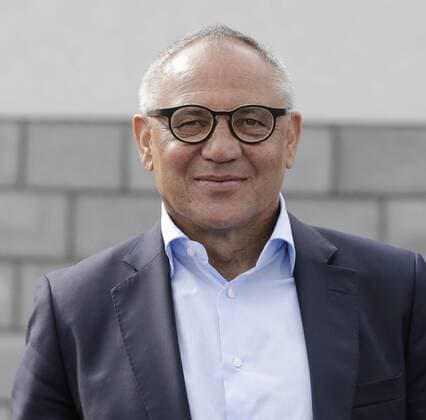 Berlin, Hanns-Braun-Stadion im Olympiapark, 12. Benefiz-Fußballturnier des Deutschen Bundestages, Foto: Erfolgstrainer Felix Magath
