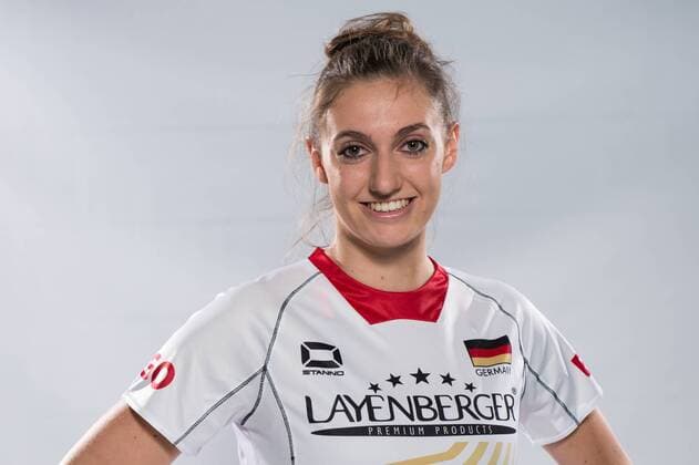 04.06.2015, Bundesleistungszentrum, Kienbaum Volleyball, Fotoshooting Nationalmannschaft Frauen Lena Stigrot ( 10 GER)