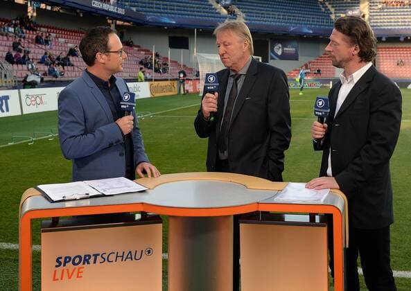 17.06.2015, xjhx, Fussball Europameisterschaft 2015 U21 U 21 Deutschland - Serbien, v.l. ARD Moderator Matthias Opdenhoevel, Trainer Horst Hrubesch (Deutschland U21), Steffen Freund