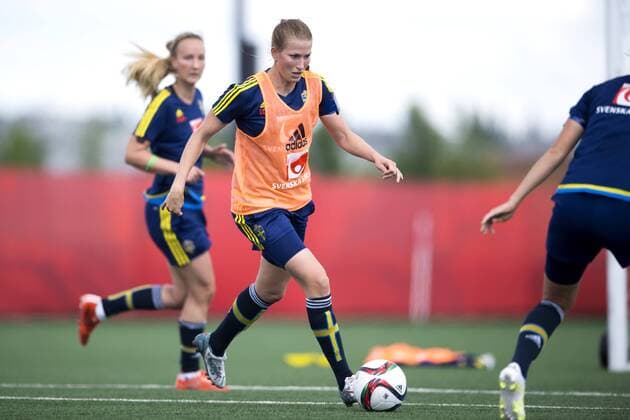 Aktuell Fußball, Damen WM in Kanada, Training Nationalteam Schweden June 17, 2015 - Edmonton: Emma Berglund - Training Nationalteam Schweden, Fussball WM der Damen.  - ZUMAb138