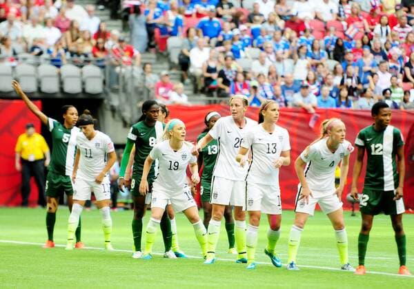 Aktuell Fußball, Damen, WM, Nigeria - USA June 16, 2015: The United States took on Nigeria on Tuesday at BC Place in Vancouver, British Columbia. For Nigeria from left they are Onome Ebi (5), Asisat Oshoala (8), Ngozi Okobi (13) and Halimatu Ayinde (12). For the United States they are Ali Krieger (11), Julie Johnston (19), Abby Wambach (20), Alex Morgan (13) and Becky Sauerbrunn (4). SOCCER: JUN 16 FIFA Women s World Cup - Group D - Nigeria v USA Icon150612041 EDITORIAL USE ONLY