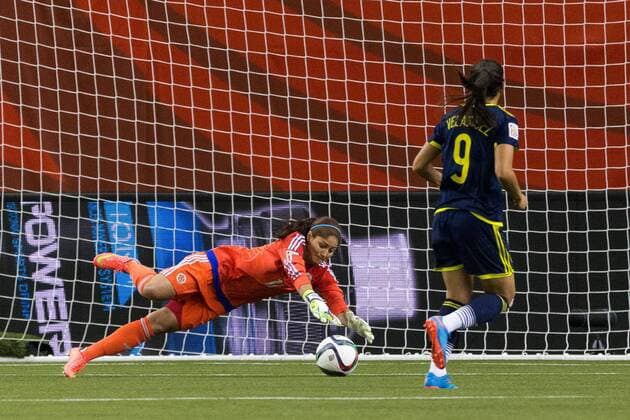 June 17, 2015 : Colombia goalkeeper Sandra Sepulveda 12 dives to make a save during the 2015 FIFA Women s World Cup Group F match between England and Colombia at the Olympic Stadium in Montreal, Quebec, Canada. SOCCER: JUN 17 FIFA Women s World Cup - Group F - England v Colombia Icon15061718 EDITORIAL USE ONLY