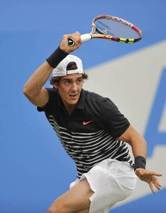 Aktuell Tennis, ATP Turnier im Queen s Club 17 June 2015: Thanasi Kokkinakis (AUS) in action during his match against Gilles Simon (FRA) in their MenÕs Singles Second Round match during the Aegon Classic in London, Great Britain.. TENNIS: JUN 17 Aegon Classic London Icon1506173220 EDITORIAL USE ONLY
