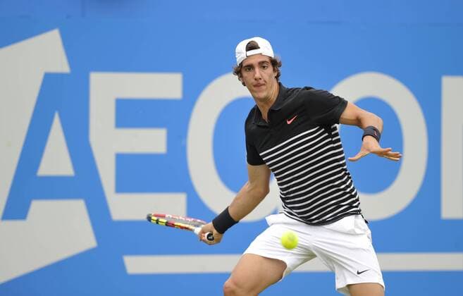 Aktuell Tennis, ATP Turnier im Queen s Club 17 June 2015: Thanasi Kokkinakis (AUS) in action during his match against Gilles Simon (FRA) in their MenÕs Singles Second Round match during the Aegon Classic in London, Great Britain.. TENNIS: JUN 17 Aegon Classic London Icon1506173224 EDITORIAL USE ONLY