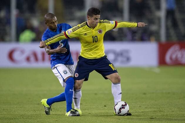 Brazil vs Colombia SANTIAGO, SC - 17 06 2015: BRAZIL X COLOMBIA - Fernandinho of Brazil dispute ball James Rodriguez of Colombia during the match between Brazil vs Colombia, valid for the second round of the first phase of Group C of the Copa America 2015 held at the Estadio Monumental David Arellano . (Photo: Marcelo Machado de Melo FotoArena)  MarceloxMachadoxdexMelo