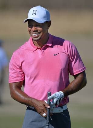 Aktuell Golf, US Open, Training Tiger Woods smiles on the driving range during practice prior to the start of the 115th U.S. Open Championship at Chambers Bay on June 17, 2015 in University Place, Washington.  SEA20150617245 KEVINxDIETSCH