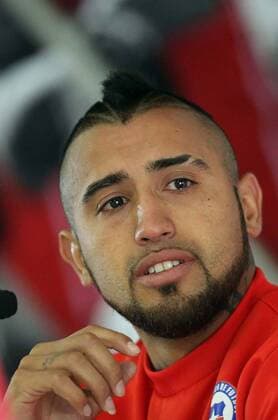 SANTIAGO, June 17, 2015 -- Arturo Vidal, player of the Chilean national football team, reacts during a press conference PK Pressekonferenz in Santiago, Chile, on June 17, 2015. Vidal was arrested on drink-driving charges after he crashed his car, police said on Wednesday. He has been transferred to a court in Santiago. NOTIMEX) (jp) (SP)CHILE-SANTIAGO-COPA AMERICA-ARTURO VIDAL e NOTIMEX 