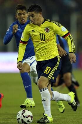 SANTIAGO, June 17, 2015 -- James Rodriguez (Front) of Colombia competes during the Group C match of the Copa America Chile 2015 between Brazil and Colombia, at the Estadio Monumental, in Santiago, Chile, on June 17, 2015. ) (ce) (SP)CHILE-SANTIAGO-COPA AMERICA-BRAZIL VS COLOMBIA JorgexVillegas 