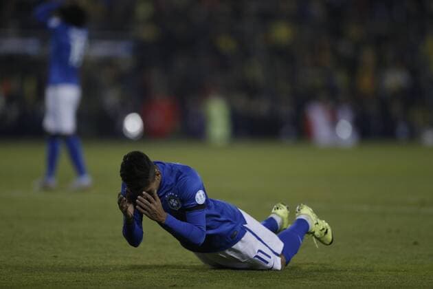 SANTIAGO, June 17, 2015 -- Roberto Firmino of Brazil reacts during the Group C match of the Copa America Chile 2015 between Brazil and Colombia, at the Estadio Monumental, in Santiago, Chile, on June 17, 2015. ) (ce) (SP)CHILE-SANTIAGO-COPA AMERICA-BRAZIL VS COLOMBIA GuillermoxArias 