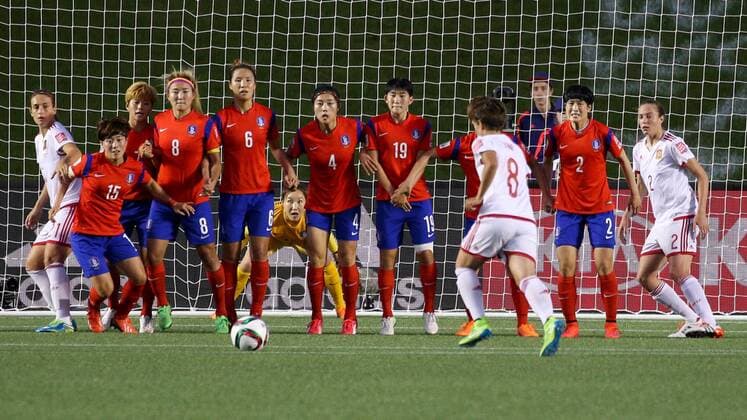 Sonia Bermudez (ESP) tritt in der Nachspielzeit zum Freistoß an, Fussball, FIFA Frauen-WM 2015, Südkorea - Spanien, xozx