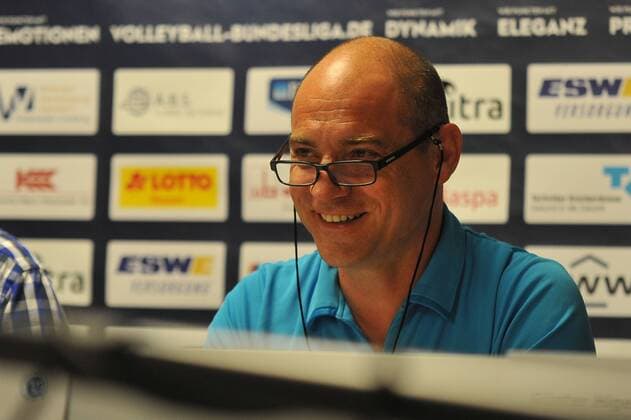 18.06.2015, xtkx, Volleyball 1.Bundesliga, VC Wiesbaden Pressekonferenz, v.l. Trainer Dirk Groß (VC Wiesbaden),