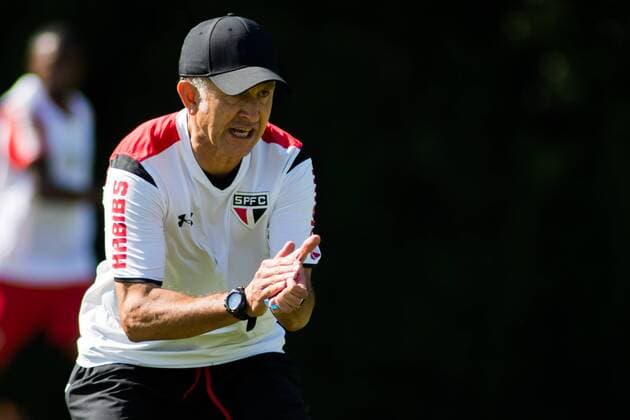 Treino SPFC Sao Paulo, Brazil - 18 06 2015: TRAINING Sao Paulo - Juan Carlos Osorio during training of Sao Paulo, held in CCT Barra Funda, in the western zone of Sao Paulo. (Photo: Mauricio Rummens FotoArena)  Maur?cioxRummens