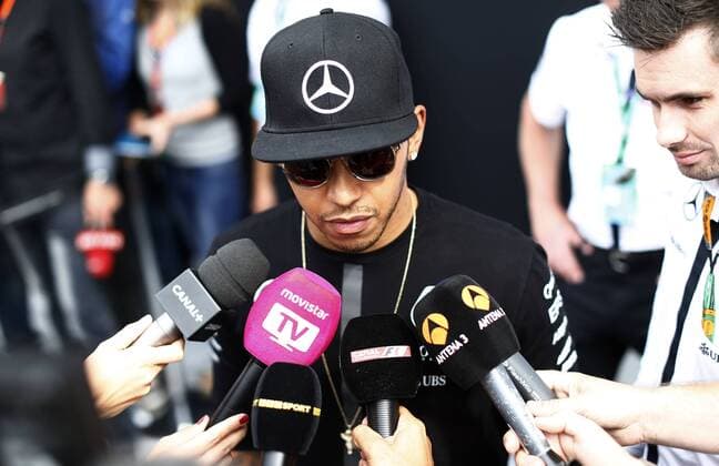 Motorsports: FIA Formula One World Championship WM Weltmeisterschaft 2015, Grand Prix of Austria, 44 Lewis Hamilton (GBR, Mercedes AMG Petronas Formula One Team), xHOCHxZWEIx
