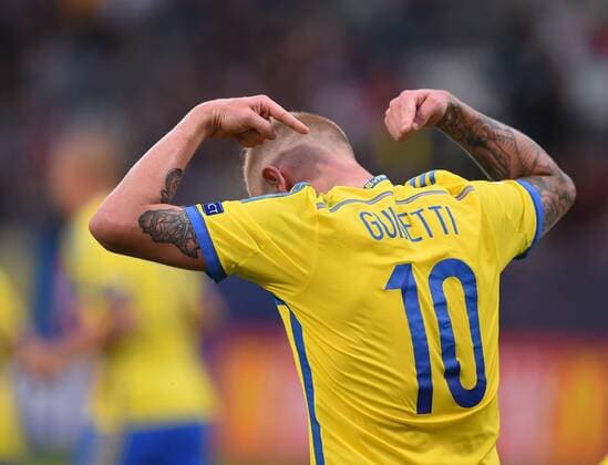 FUSSBALL International UEFA U21 U 21 EUROPAMEISTERSCHAFT 2015 GRUPPENPHASE in Olmuetz Italien - Schweden 18.06.2015 JUBEL Schweden; Torschuetze zum 1-1 Ausgleich John Guidetti 