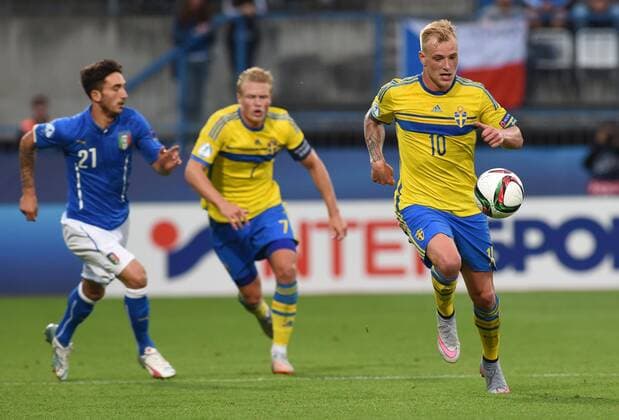 From left football players Italian Danilo Cataldi, Swedish Oscar Hiljemark and his teammate John Guidetti in action during the UEFA European U21 U 21 soccer championship group B match Italy vs Sweden in Olomouc, Czech Republic, June 18, 2015. (CTKxPhoto LudekxPerina) CTKPhotoP201506180996801  LPE 018