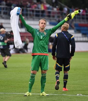 FUSSBALL International UEFA U21 U 21 EUROPAMEISTERSCHAFT 2015 GRUPPENPHASE in Olmuetz Italien - Schweden 18.06.2015 SCHLUSSJUBEL Schweden; Torwart Patrik Carlgren 