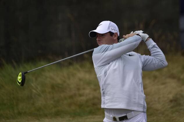 June 18, 2015..Rory McIlroy hits a drive on the 18th tee during round 1 at the U.S. Open at Chambers Bay, University Place, Washington. . .George Holland Cal Media PGA Golf Herren Tour 2015: US Open Round 1 JUN 18 - ZUMAch4_