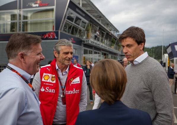 Spielberg 18.06.2015, Red Bull Ring, Spielberg, AUT, FIA, Formel 1, Grosser Preis von Oesterreich, Vorberichte, im Bild Teammanager Maurizio Arrivabene, (ITA, Scuderia Ferrari) und Teammanager Toto Wolff, (AUT, Mercedes AMG Petronas F1 Team) during the Preparation for the Austrian Formula One Grand Prix at the Red Bull Ring in Spielberg, Austria, 2015 06 18, EP_ang
