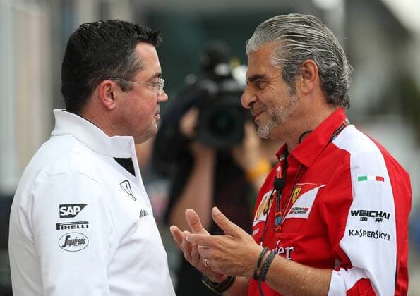 Aktuell Motorsport, Formel 1, GP Österreich in Spielberg FORMULA 1 - GP of Austria 2015 SPIELBERG,AUSTRIA,19.JUN.15 - MOTORSPORTS, FORMULA 1 - Grand Prix of Austria, Red Bull Ring, free practice. Image shows Eric Bouillier Racing Director (Lotus) and team principal Maurizio Arrivabene (Ferrari). GEPAxpictures xWolfgangxGrebien