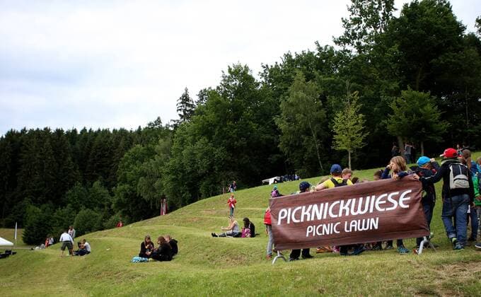 FORMULA 1 - GP of Austria 2015 SPIELBERG,AUSTRIA,19.JUN.15 - MOTORSPORTS, FORMULA 1 - Grand Prix of Austria, Red Bull Ring, free practice. Image shows fans on the picnic lawn. GEPAxpictures xDanielxGoetzhaber