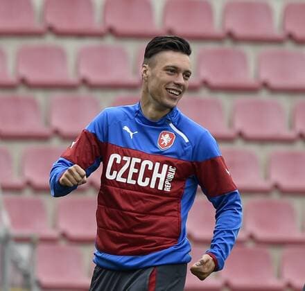 Aktuell Fußball, U21 EM, Nationalteam Tschechien und PK Training in Prag Player Vaclav Kadlec trains prior to the UEFA European U21 U 21 soccer championship group A match Serbia vs Czech Republic in Prague, Czech Republic, June 19, 2015. (CTKxPhoto RomanxVondrous) CTKPhotoP201506190742201  vnd 14