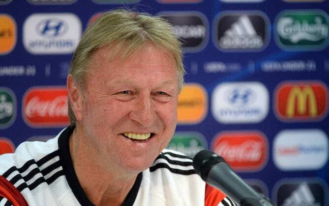 19.06.2015, xjhx, Fussball EM 2015 U21 U 21 Deutschland Pressekonferenz und Training, v.l. Trainer Horst Hrubesch (Deutschland U21)