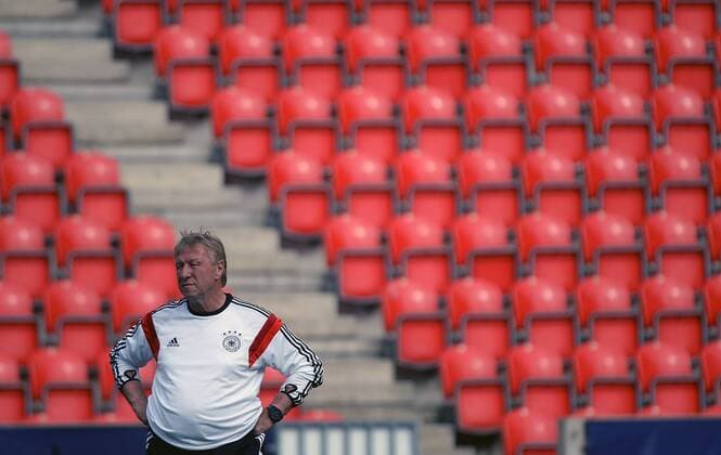Aktuell Fußball, U21 EM, DFB Nationalteam Training in Prag 19.06.2015, xjhx, Fussball EM 2015 U21 U 21 Deutschland Pressekonferenz und Training, v.l. Trainer Horst Hrubesch (Deutschland U21)