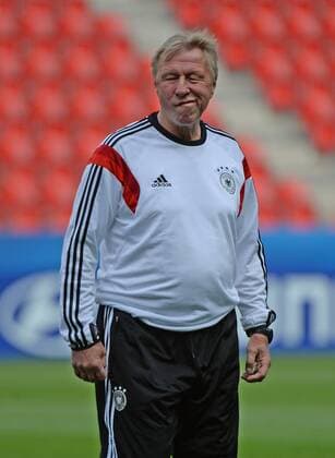 Aktuell Fußball, U21 EM, DFB Nationalteam Training in Prag 19.06.2015, xjhx, Fussball EM 2015 U21 U 21 Deutschland Pressekonferenz und Training, v.l. Trainer Horst Hrubesch (Deutschland U21)