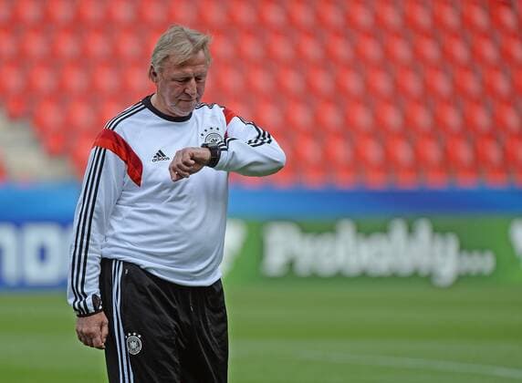 Aktuell Fußball, U21 EM, DFB Nationalteam Training in Prag 19.06.2015, xjhx, Fussball EM 2015 U21 U 21 Deutschland Pressekonferenz und Training, v.l. Trainer Horst Hrubesch (Deutschland U21)