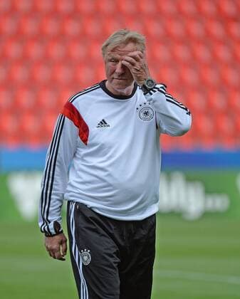 Aktuell Fußball, U21 EM, DFB Nationalteam Training in Prag 19.06.2015, xjhx, Fussball EM 2015 U21 U 21 Deutschland Pressekonferenz und Training, v.l. Trainer Horst Hrubesch (Deutschland U21)