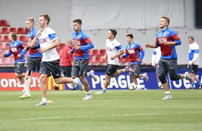 Aktuell Fußball, U21 EM, Nationalteam Tschechien und PK Training in Prag The Czech team training session prior to the UEFA European U21 U 21 soccer championship group A match Serbia vs Czech Republic in Prague, Czech Republic, June 19, 2015. (CTKxPhoto RomanxVondrous) CTKPhotoP201506190728901  vnd 8