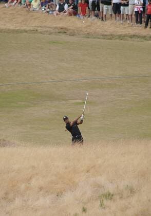 June 18, 2015 - Tiger Woods takes an approach shot on the 6th fairway during first round play at the 115th US Open at Chambers Bay, University Place, WA. GOLF: JUN 18 PGA Golf Herren - US Open - First Round Icon15061800958 EDITORIAL USE ONLY