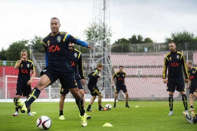 Aktuell Fußball, U21 EM, Training Nationalteam Schweden in Brno June 19, 2015 - Brno: Kristoffer Olsson, Robin Quaison, Mikael Ishak, Alexander Milosevic - Fussball, U21 EM, Training Nationalteam Schweden.  - ZUMAb138