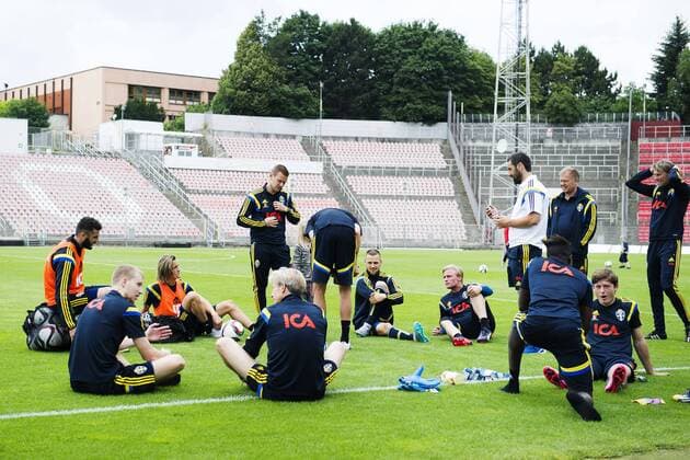 Aktuell Fußball, U21 EM, Training Nationalteam Schweden in Brno June 19, 2015 - Brno: Mikael Ishak, Simon Gustafson, Kristoffer Olsson, Alexander Milosevic, Jakob Rinne, Arber Zeneli - Fussball, U21 EM, Training Nationalteam Schweden.  - ZUMAb138