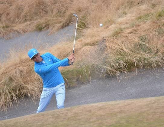 Aktuell Golf, US Open, Tag 2 Rickey Fowler hits from a bunker to the 12th green in the second round of the 115th U.S. Open Championship at Chambers Bay on June 19, 2015 in University Place, Washington.  SEA201506192013 KEVINxDIETSCH