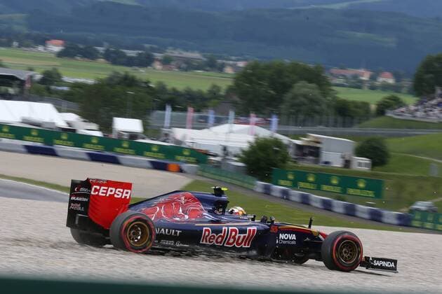 Motorsports: FIA Formula One World Championship WM Weltmeisterschaft 2015, Grand Prix of Austria, 55 Carlos Sainz Junior (ESP, Scuderia Toro Rosso), xHOCHxZWEIx