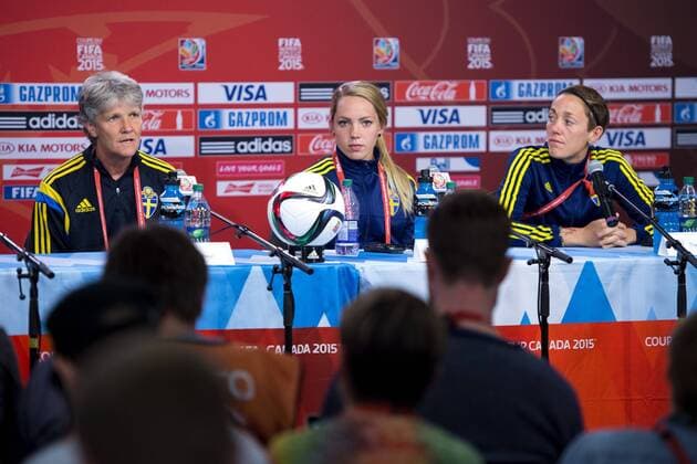 Aktuell Fußball, Damen WM, Nationalmannschaft Schweden PK June 19, 2015 - Ottawa - 150619 coach Pia Sundhage, Elin Rubensson, Therese Sjögran - PK SWE, 19 juni 2015 Ottawa.. BILDBYRAN kod CS 57696 News - June 19, 2015  - ZUMAb138