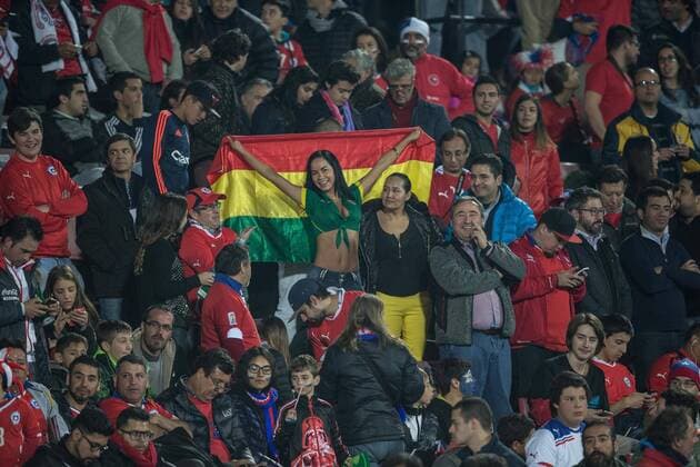 X Chile Bolivia SANTIAGO, CHILE - 06 19 2015: CHILE X BOLIVIA - fans at the match between Chile x Bolivia, valid for the third round of the first group phase of the Copa America 2015 held at the National Stadium Julio Mart?nez Pr?danos. (Photo: Marcelo Machado de Melo FotoArena)  MarceloxMachadoxdexMelo