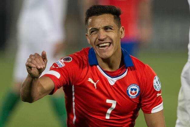 X Chile Bolivia SANTIAGO, CHILE - 06 19 2015: CHILE X BOLIVIA - Alexis Sanchez of Chile during match between Chile x Bolivia, valid for the third round of the first group phase of the Copa America 2015 held at the National Stadium Julio Mart?nez Pr?danos. (Photo: Marcelo Machado de Melo FotoArena)  MarceloxMachadoxdexMelo