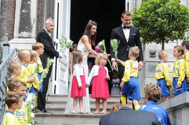 Aktuell Fußball, Simon Mignolet heiratet Freundin Jasmine - Hochzeit von Belgiens Nationaltorwart - SINT-TRUIDEN, BELGIUM: Jasmien and Simon Mignolet pictured after the wedding of Belgian Red Devils keeper Simon Mignolet to Jasmien Claes, in Sint-Truiden, Saturday 20 June 2015. SOPHIExKIP  x04646509x